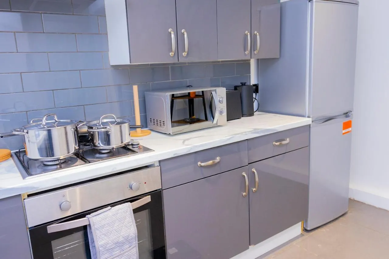 Elegant 3 Bed House In The Heart Of London Apartment